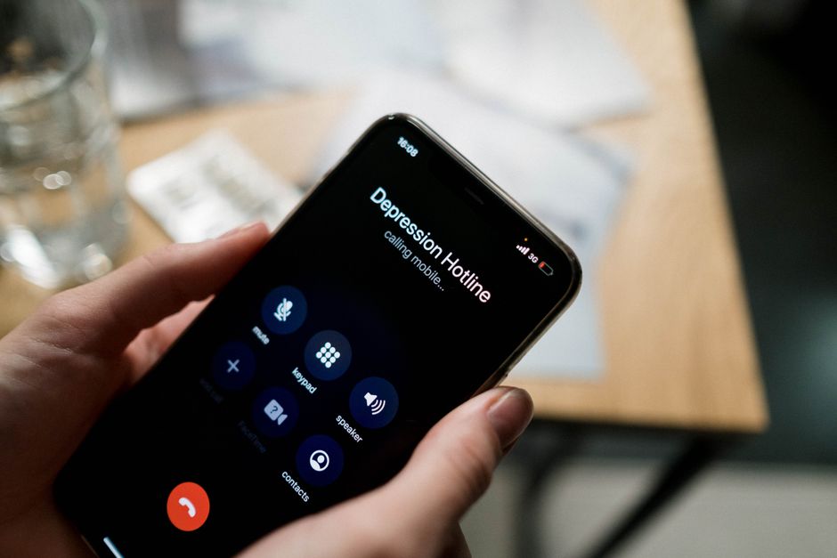 Kontakt i pomoc - numery telefonow dla ofiar przemocy